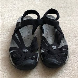 Gently used Women’s Keen Rose sandals.